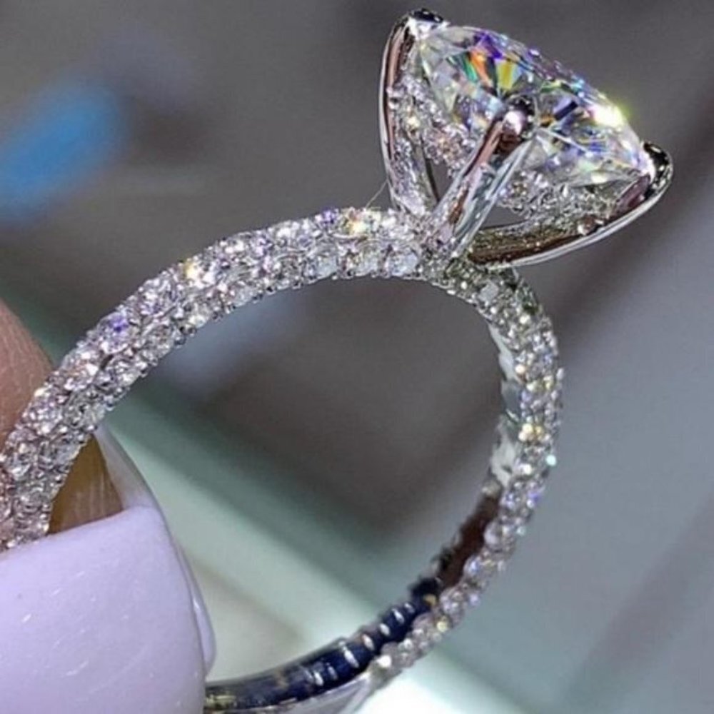 NEW 925 STERLING SILVER DIAMOND OVAL CUT RING, CUTE RING, SHINY RING.